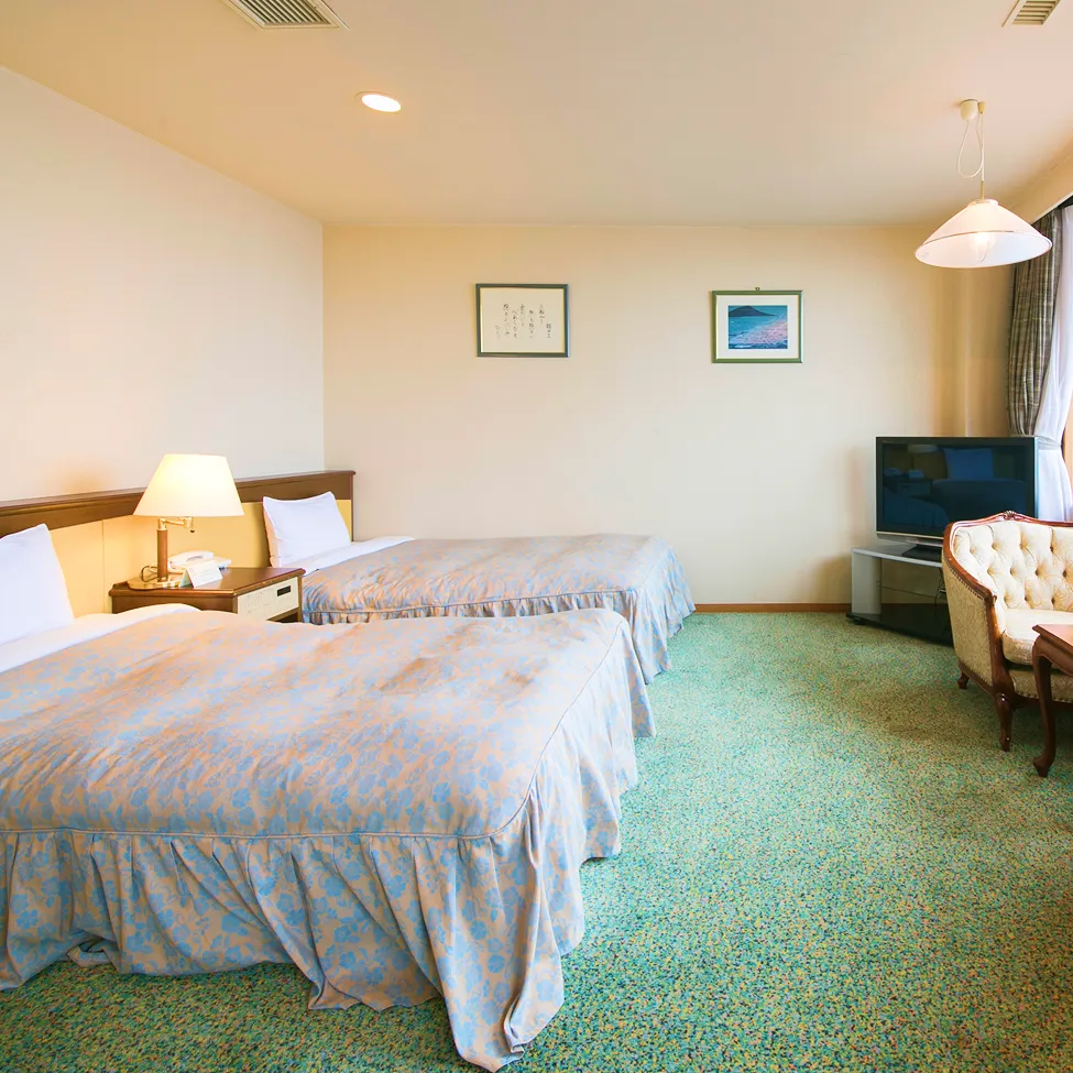 ロイヤルルーム（ベッド+和室）